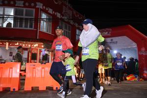 BIB: 4180, 3811, 347
                            <button type="button" onclick="openModal(26262739)" class="btn btn-primary btn-sm float-right btn-popup" data-toggle="modal" data-target=".modal-high-quality">
                        <i class="fas fa-shopping-cart"></i> Add to Cart
                    </button>
                                            <button type="button" onclick="isThisMe(26262739, true)" class="btn btn-success btn-sm float-right btn-popup btn-isme hidden" data-toggle="tooltip" data-placement="bottom" title="นี่คือรูปของคุณใช่ไหม คลิกที่นี่เพื่อเอาเข้าอัลบั้ม">
                        <i class="fas fa-plus"></i> Add to album
                    </button>
                    <button type="button" onclick="isThisMe(26262739, false)" class="btn btn-warning btn-sm float-right btn-popup btn-isnotme hidden">
                        <i class="fas fa-ban"></i> Remove from album
                    </button>